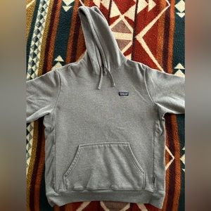 Patagonia hoodie, worn a handful of times, excellent condition.
